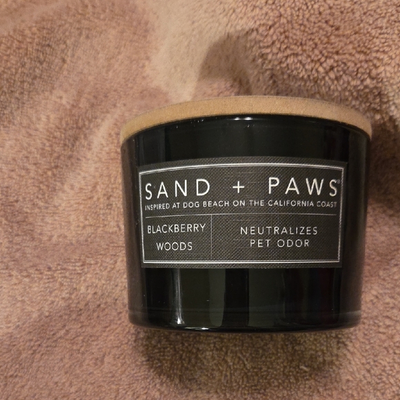Sand + Fog Other - Sand & Fog NWT Sand & Paws 2 Wick Candle...blackberry Woods Sent